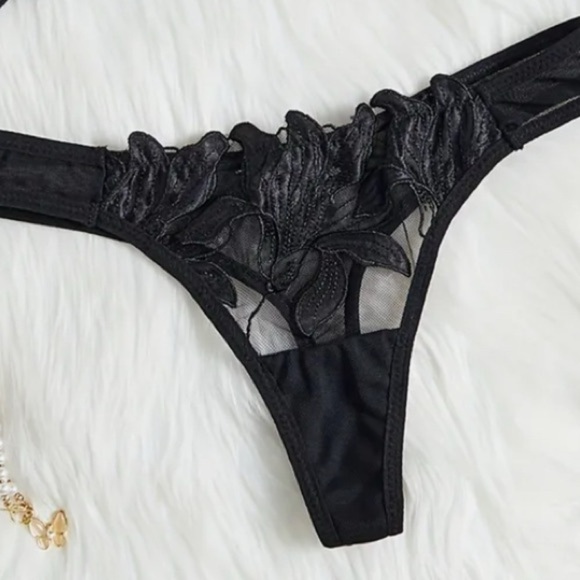 Black Satin‎ Lily Embroidered Floral Overlay Push-Up Bra & Thong Panty Set NEW - Picture 15 of 17
